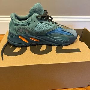 Official Yeezy’s 700
